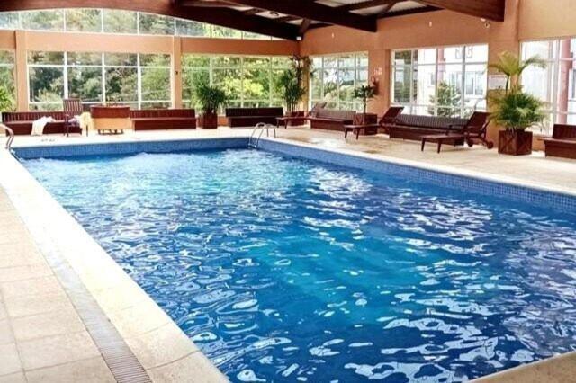 Apartamento No Residencial Village No Centro De Gramado, Com Piscina Aquecida E Hidromassagem Exterior foto